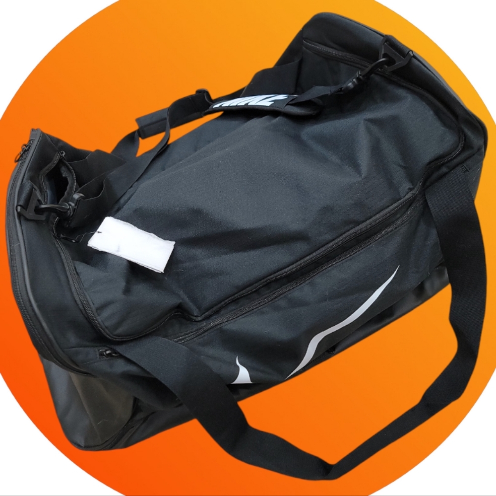 Nike large duffle gym bag